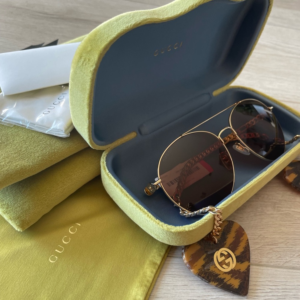 Gucci Sunglasses - Picture 4 of 9